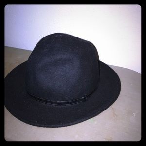 Urban Outfitters Pilgrim inspired hat